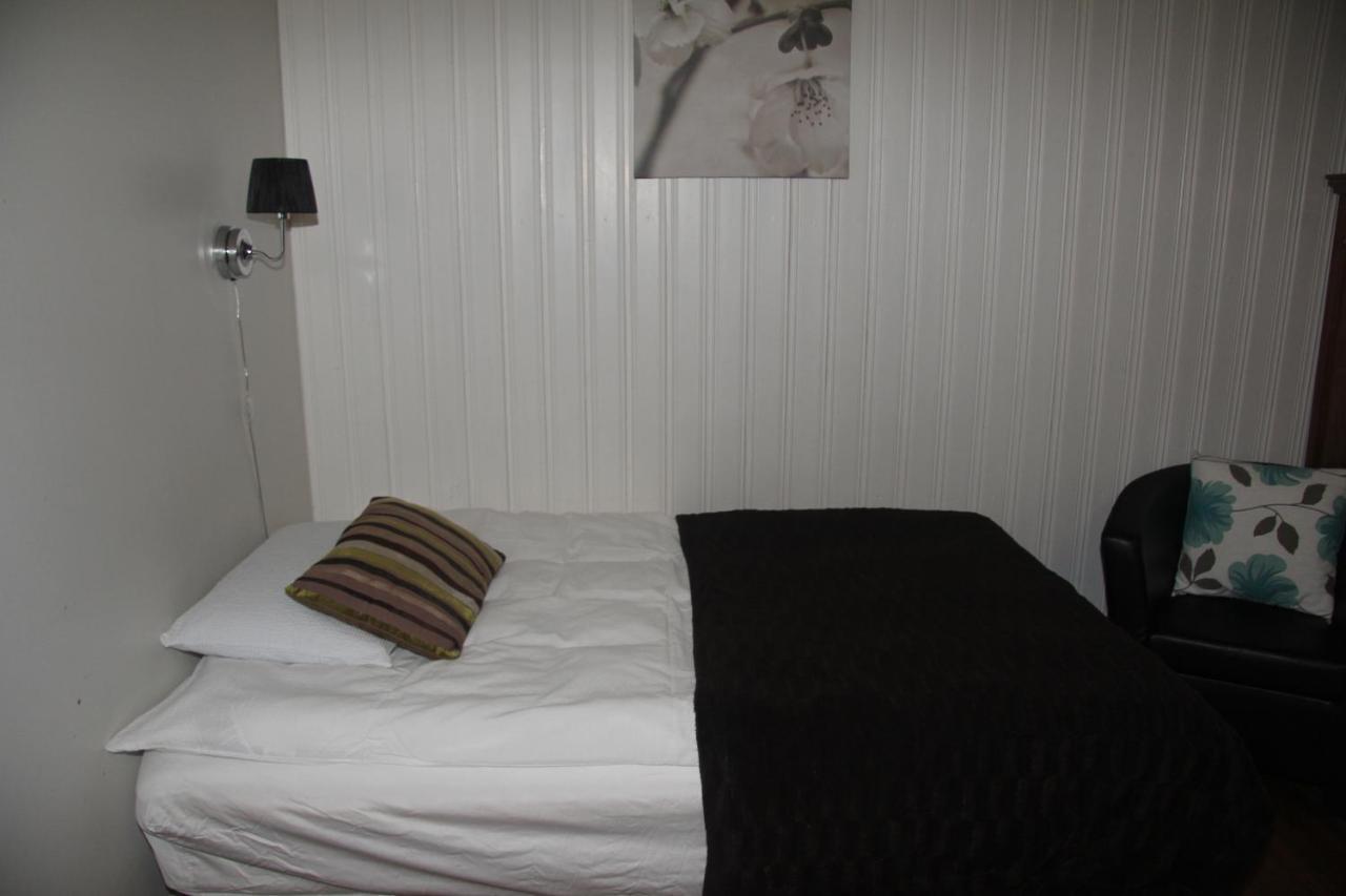 Gula Villan Guesthouse Akureyri Exteriör bild