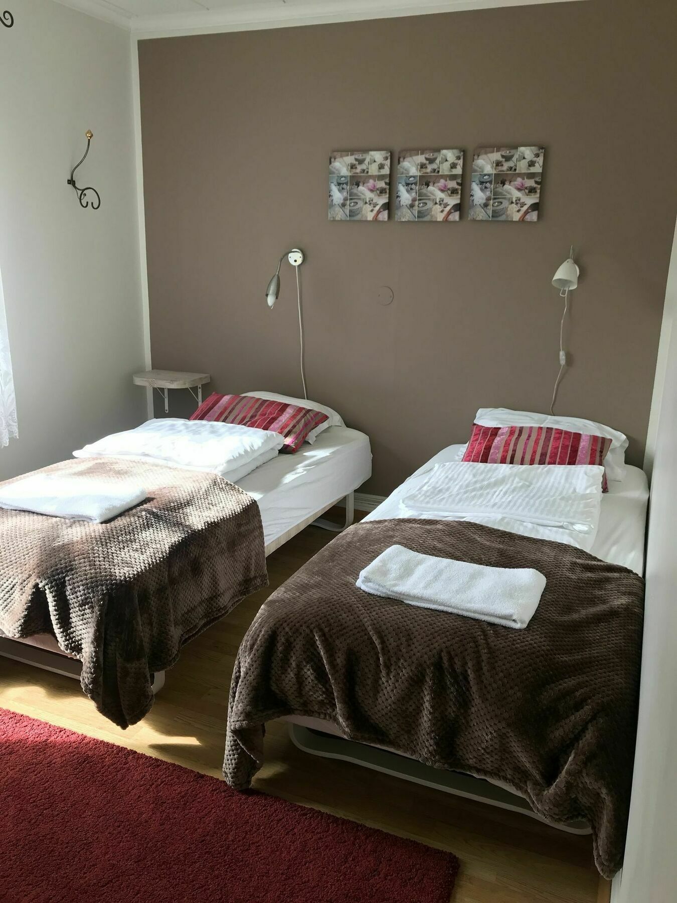 Gula Villan Guesthouse Akureyri Exteriör bild