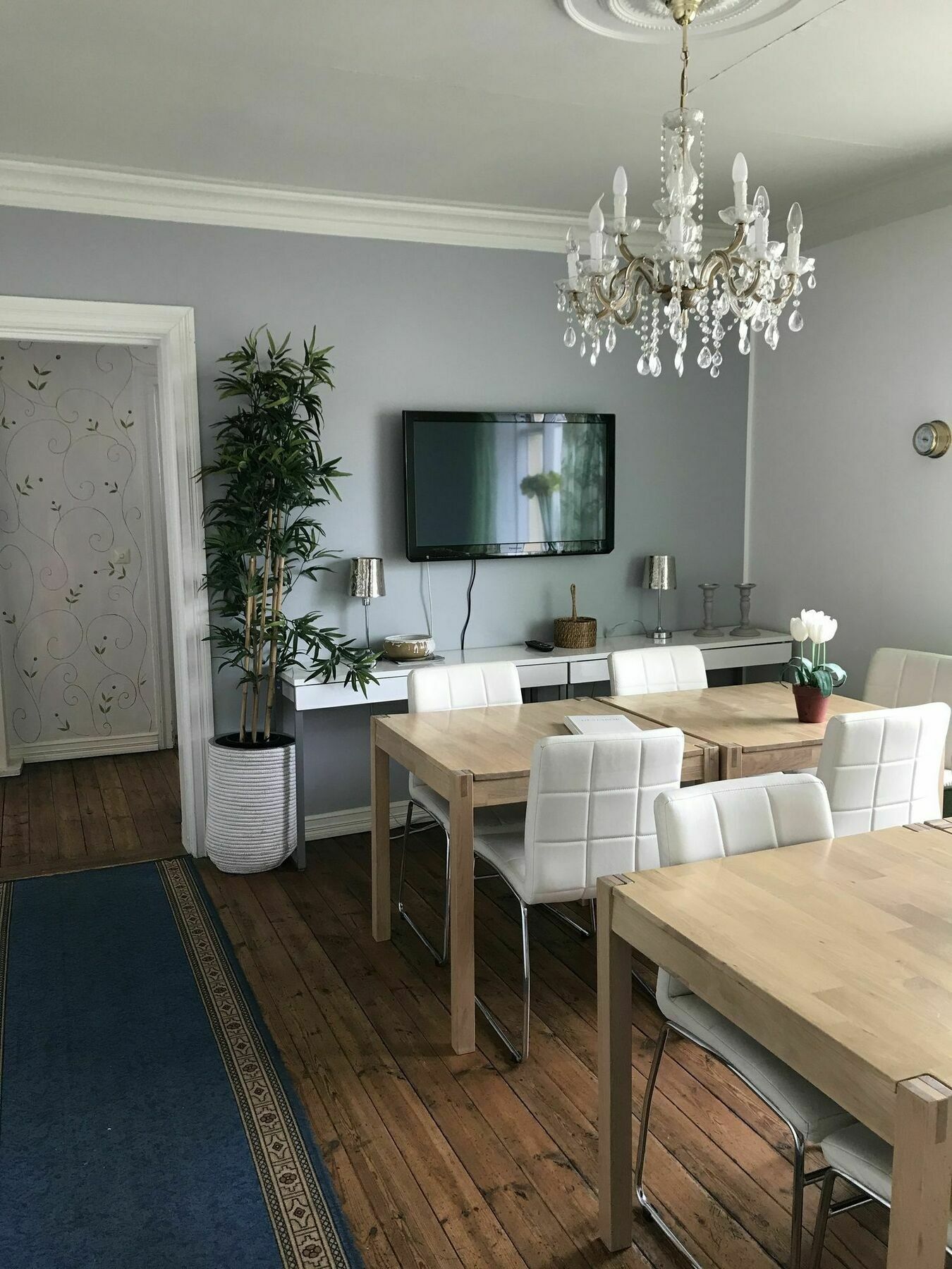 Gula Villan Guesthouse Akureyri Exteriör bild