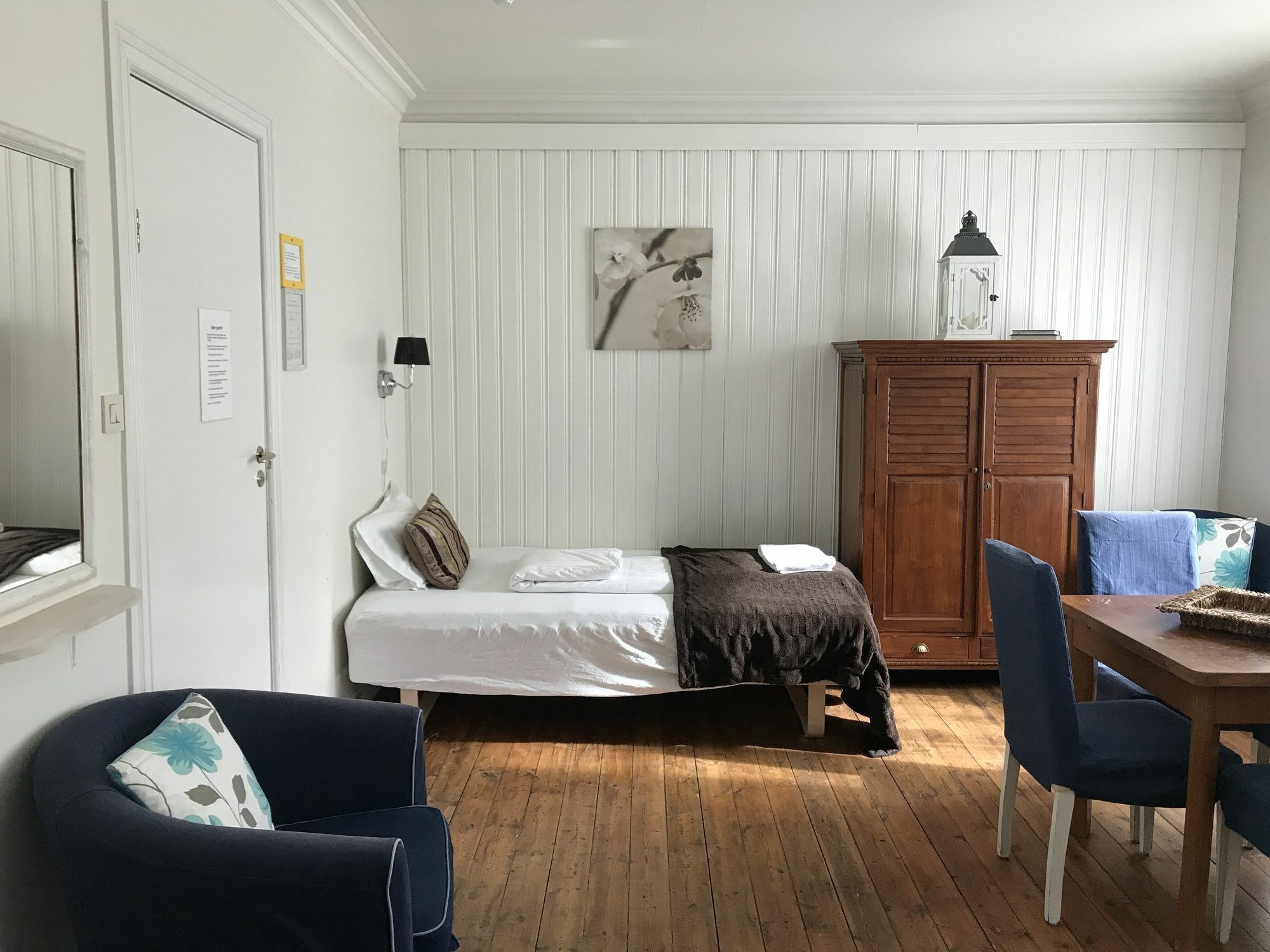 Gula Villan Guesthouse Akureyri Exteriör bild