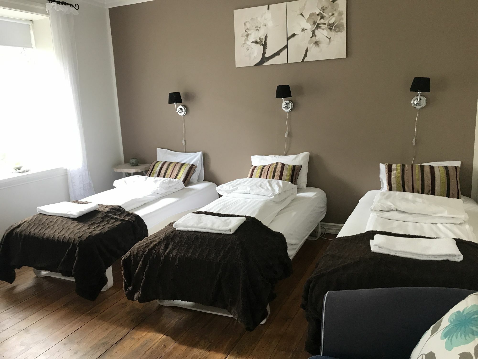 Gula Villan Guesthouse Akureyri Exteriör bild