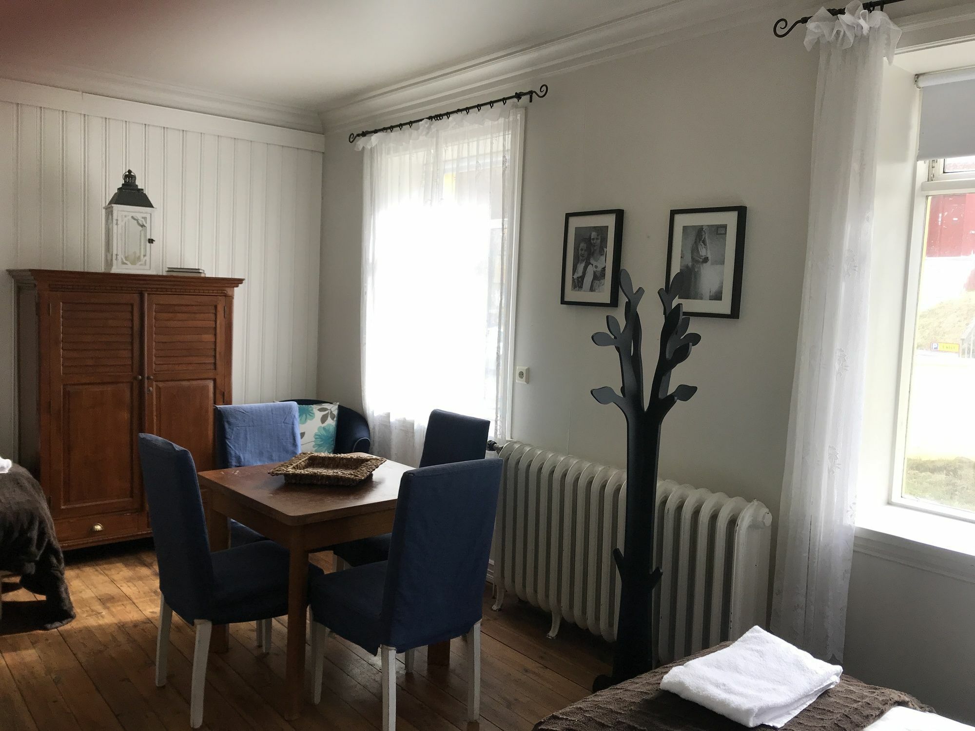 Gula Villan Guesthouse Akureyri Exteriör bild
